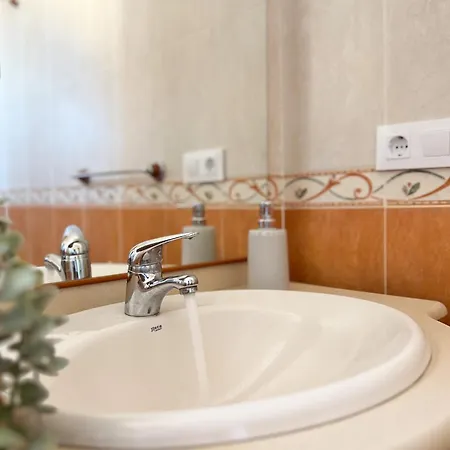 Villahomes * Villanueva De La Vera