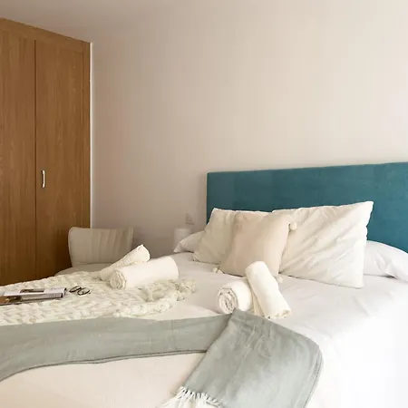 Villahomes * Villanueva De La Vera